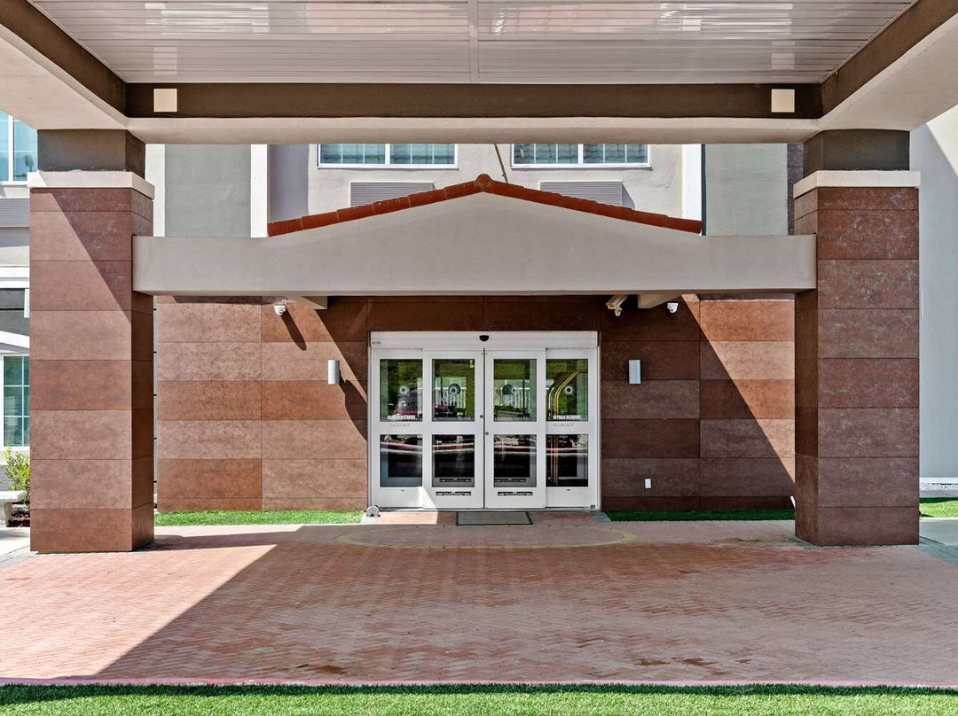 Armstrong酒店住宿-La Quinta Inn & Suites by Wyndham Raymondville