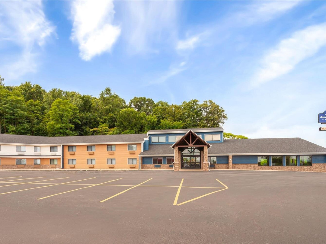 Sparta酒店住宿-AmericInn by Wyndham West Salem