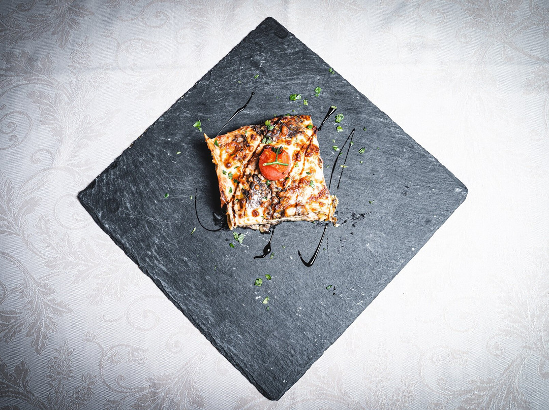 里玛奇那耶酒店主图