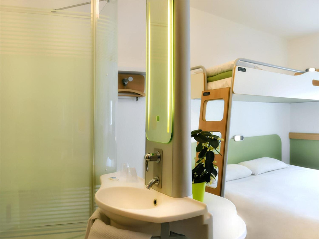 Sery-les-Mezieres酒店住宿-Hôtel Ibis budget Saint Quentin Centre Gare