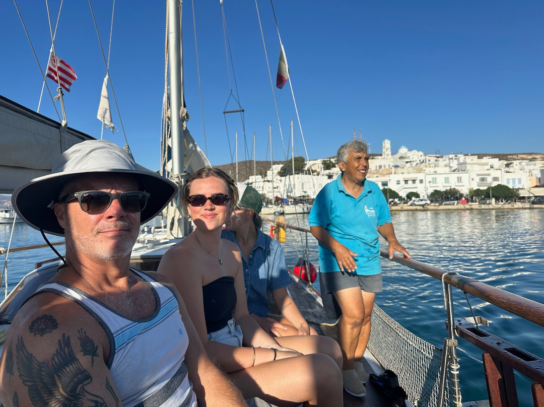 Katerina Sailing-Adamas必去景点