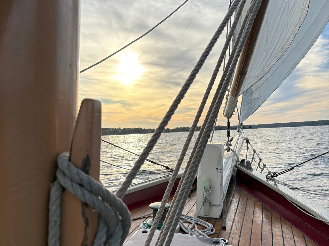 Schooner Eastwind-布斯贝港必去景点