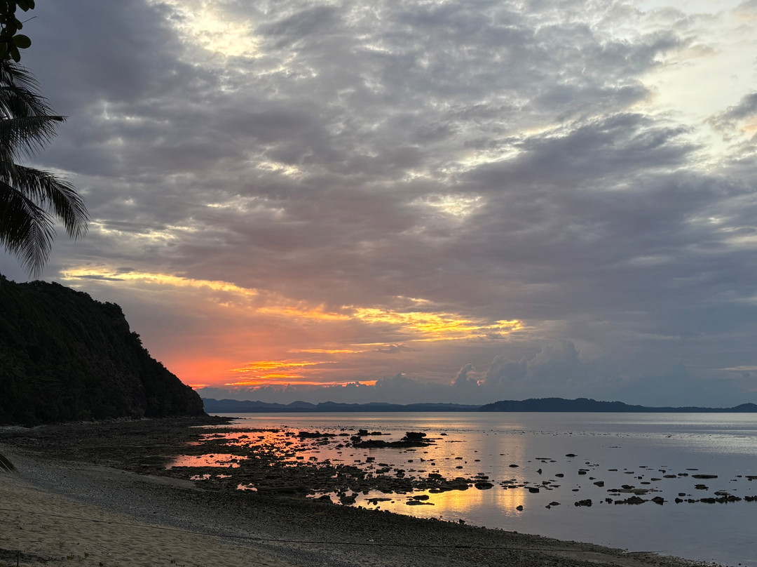 金巴兰森林度假酒店主图