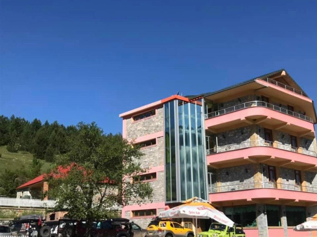 Lura Hotel