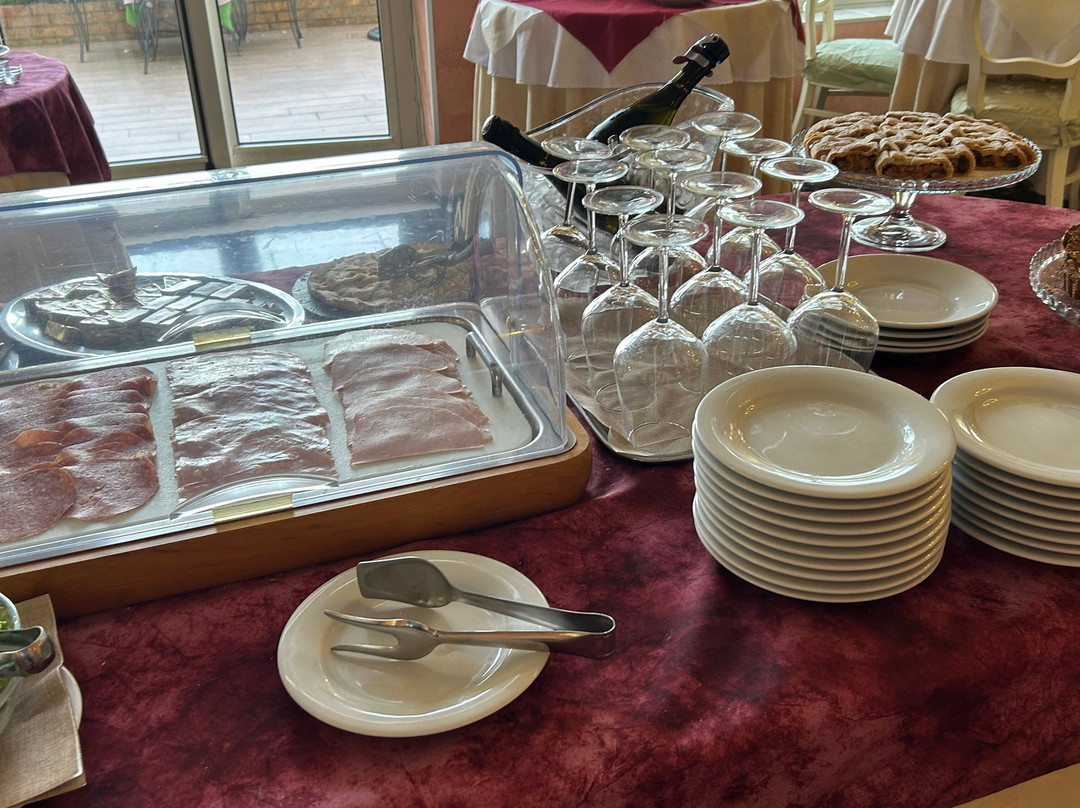 维多利亚宫酒店主图