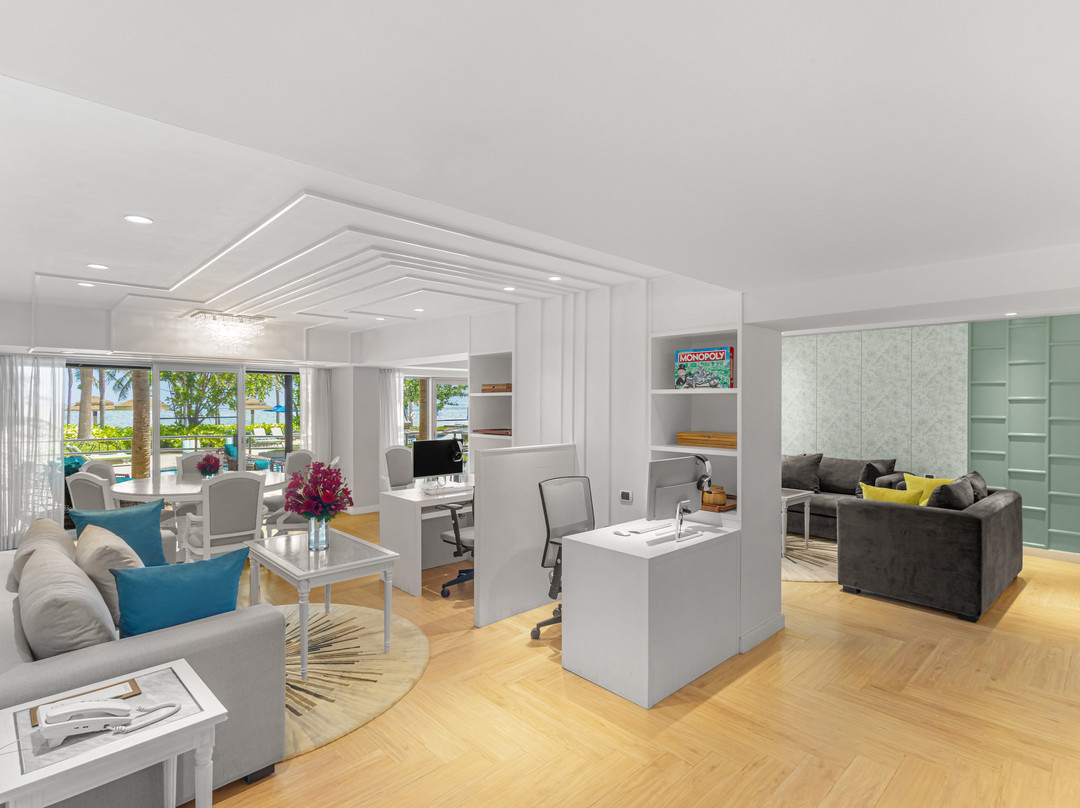 皇家翼酒店主图