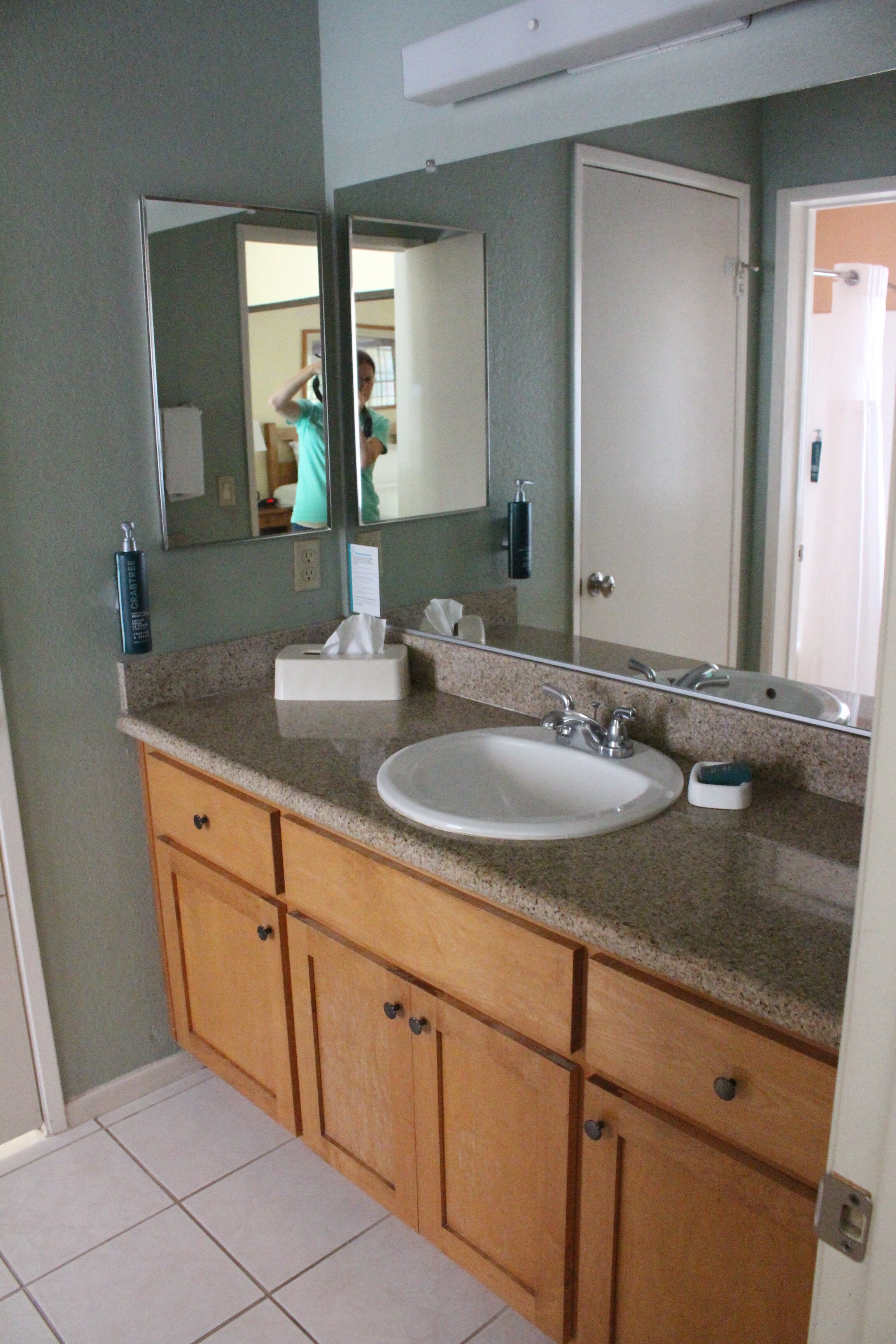 Riviera Oaks Resort And Racquet Club-浴室