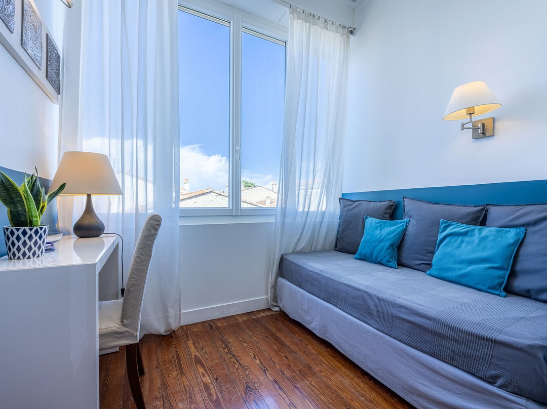 拉浩特蒙田酒店主图