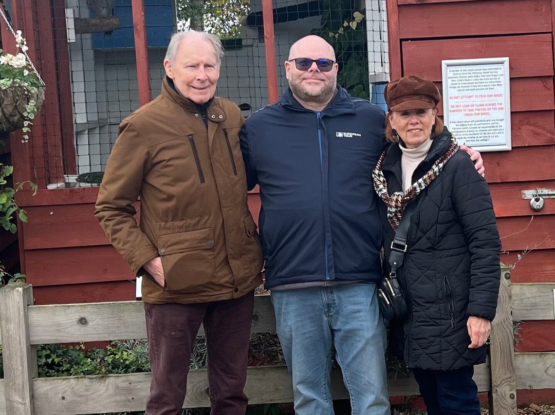 Feathers and Fur Falconry Centre-布拉克内尔必去景点