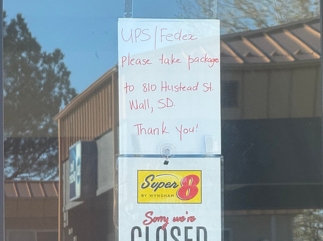 Super 8 by Wyndham Wall主图