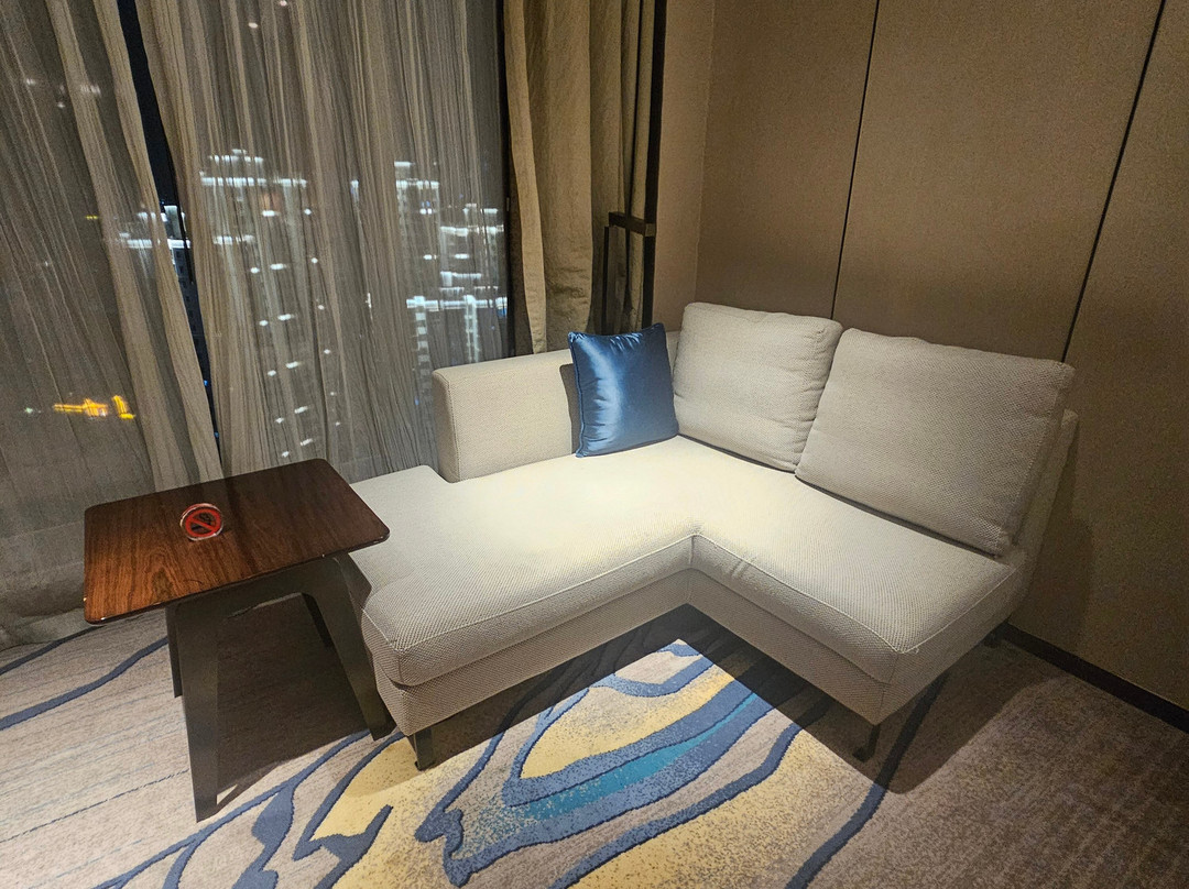 安顺百灵希尔顿逸林酒店主图