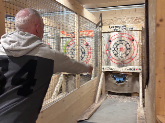 Lancer de hache Grenoble • Bar Les haches de Grenoble-格勒诺布尔必去景点