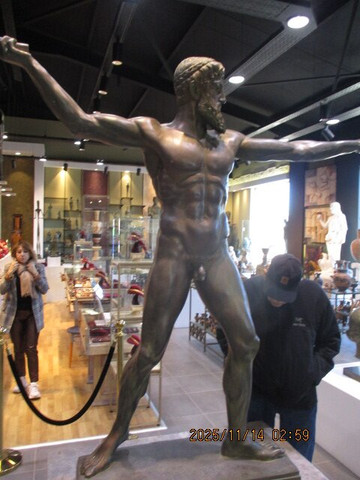 Agora art gallery-迈锡尼必去景点