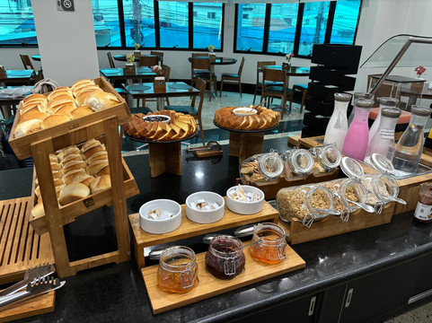 多马尼酒店主图