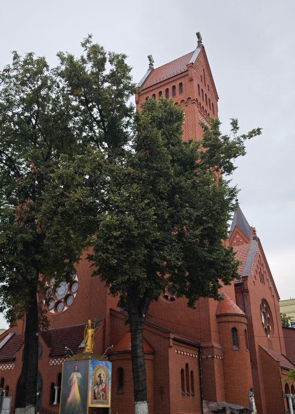 Church of Saints Simon and Helena-明斯克必去景点
