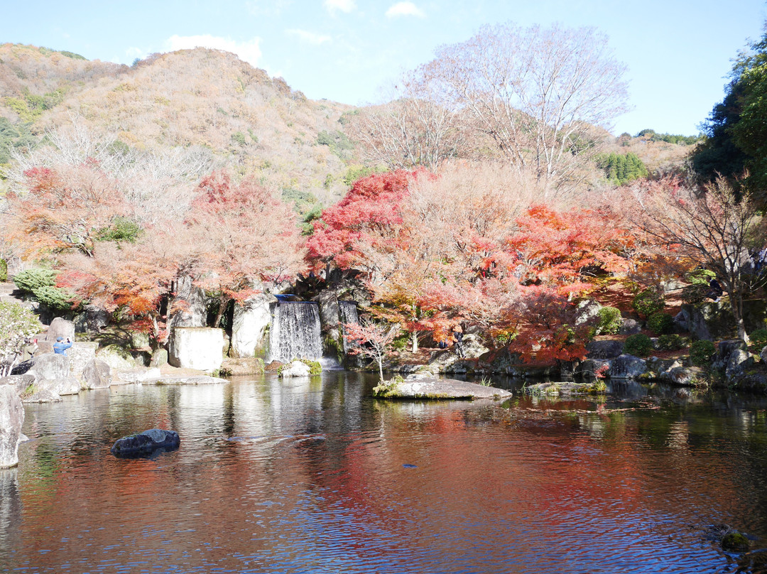Yabakei Dam Memorial Park Keisekien-中津市必去景点