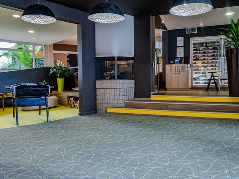 宜必思尚品索恩河畔沙隆酒店主图