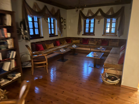 雅典娜酒店主图