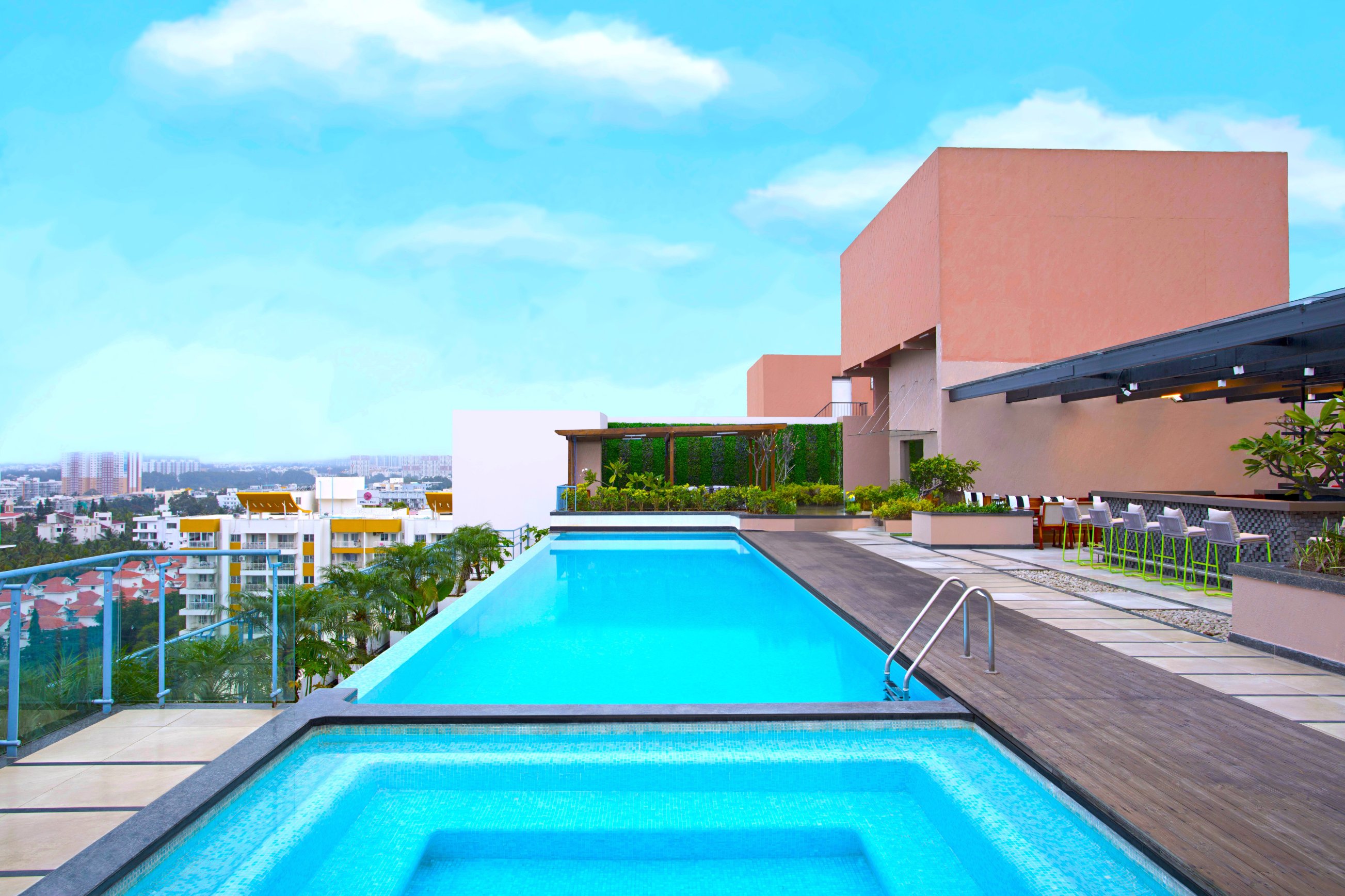 班加罗尔希尔顿逸林套房酒店-泳池