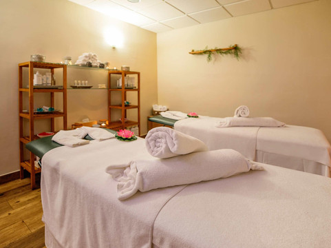 瑟维集团滨海马尔酒店主图