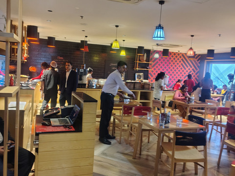 东德里精吉尔酒店-维韦克豪尔主图