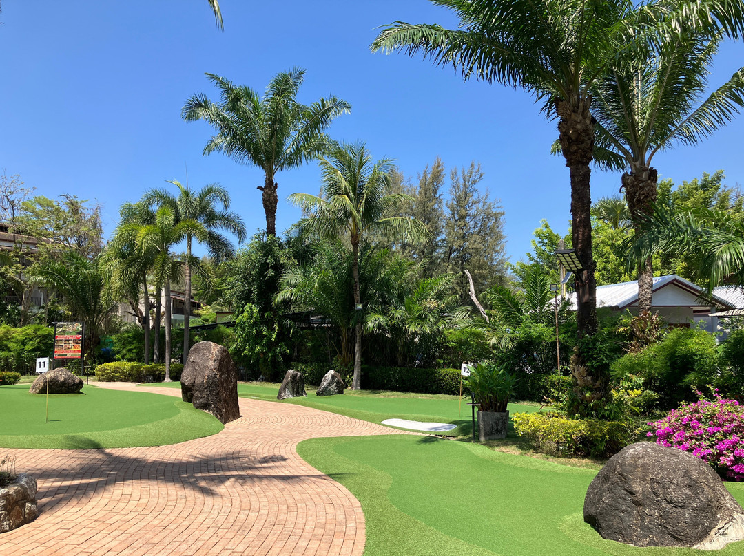 Phuket Adventure Mini Golf and Off Course Restaurant & Bar-班淘海滩必去景点