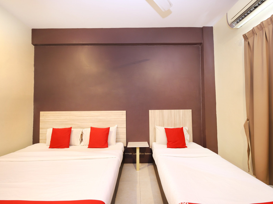 Dencenter Esq Ferringhii Hotel