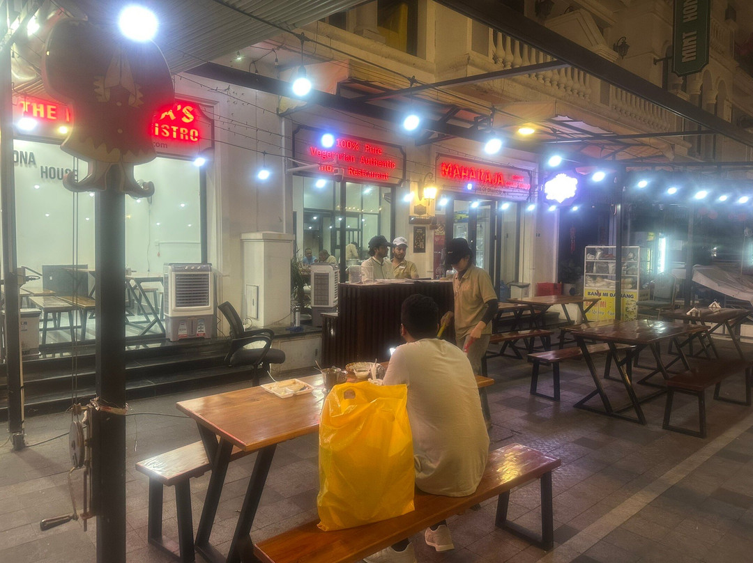 Maharaja Lounge – Authentic Indian 100% Veg Restaurant Phu Quoc