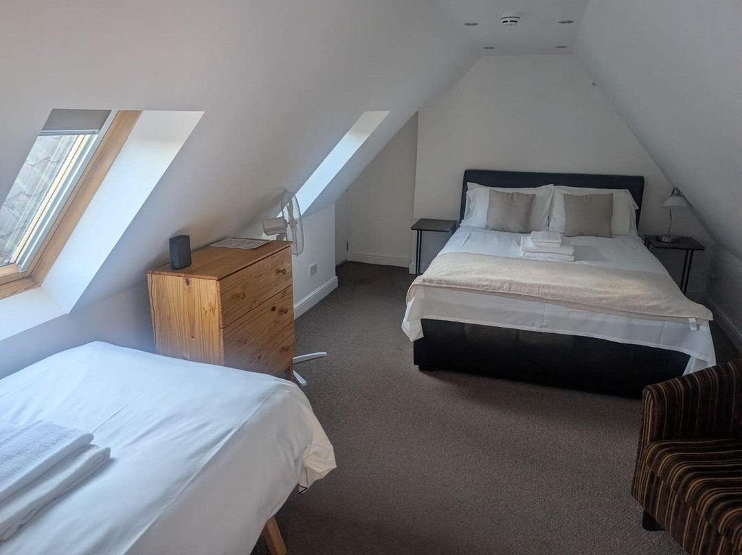 拱门招待所主图