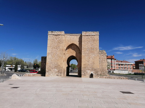 Puerta de Toledo-雷阿尔城必去景点