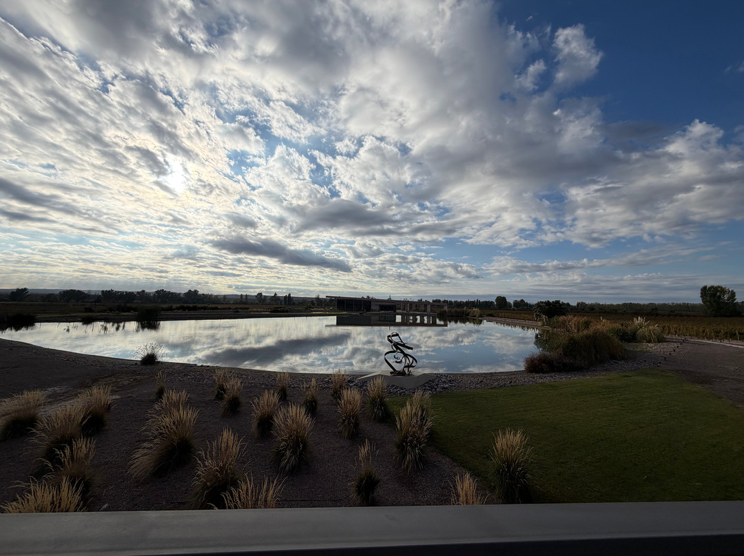 Adora Mendoza-门多萨必去景点