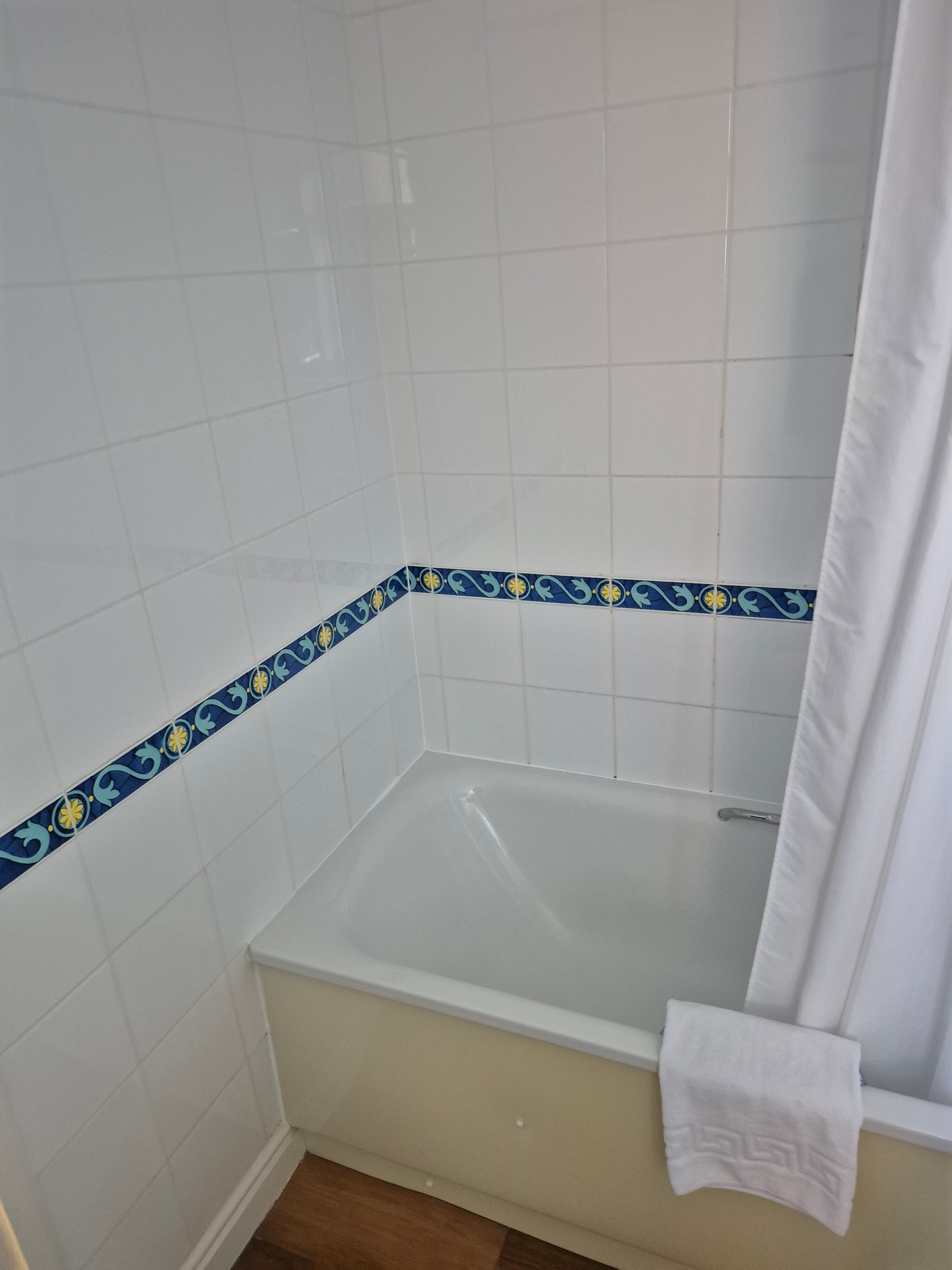 布鲁克莫灵顿班纳斯特里温泉酒店-官方