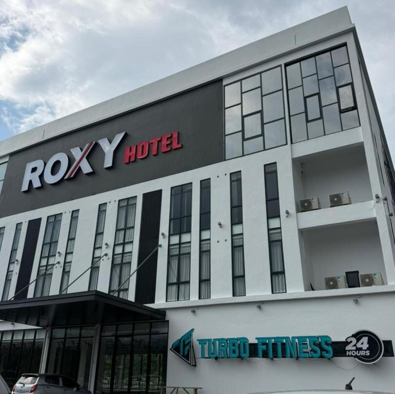 Roxy Hotel & Apartment Lawas