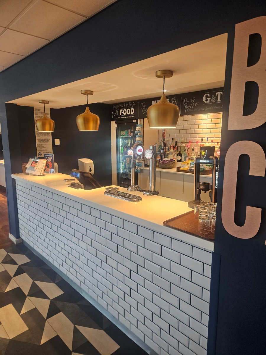 赫默尔亨普斯特德盖特威旅客之家酒店-旅行者