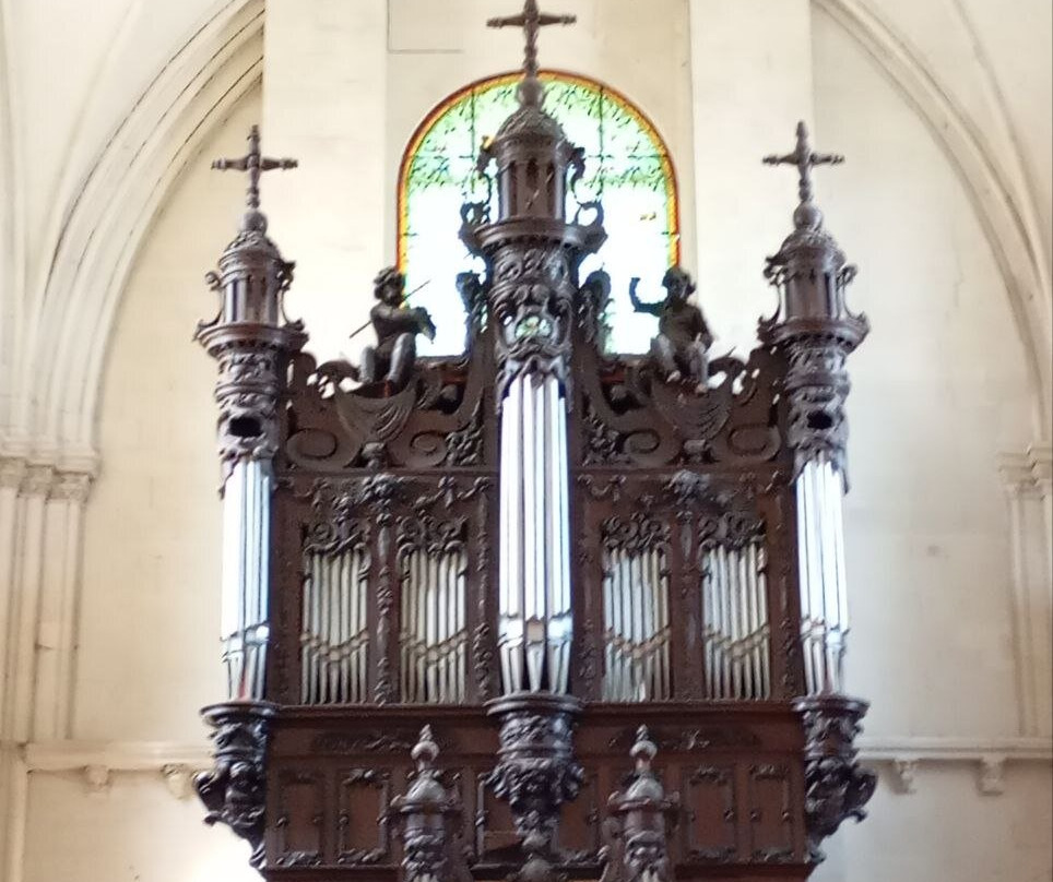 Eglise Saint-Pierre de Saumur-梭缪尔必去景点