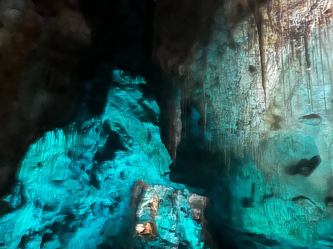 Grottes de Thouzon-Le Thor必去景点