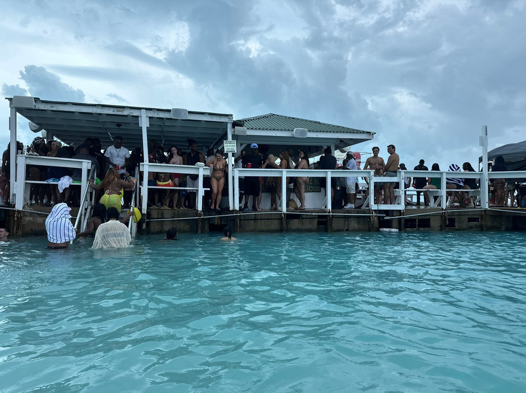 Grace Bay Adventures-格雷斯湾必去景点