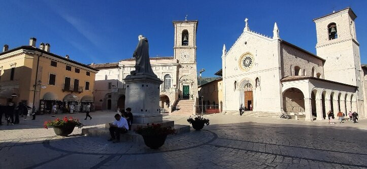 Piazza San Benedetto-诺尔恰必去景点