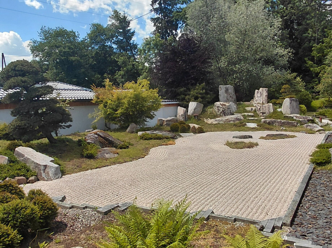 Bonsaimuseum-湖底城必去景点