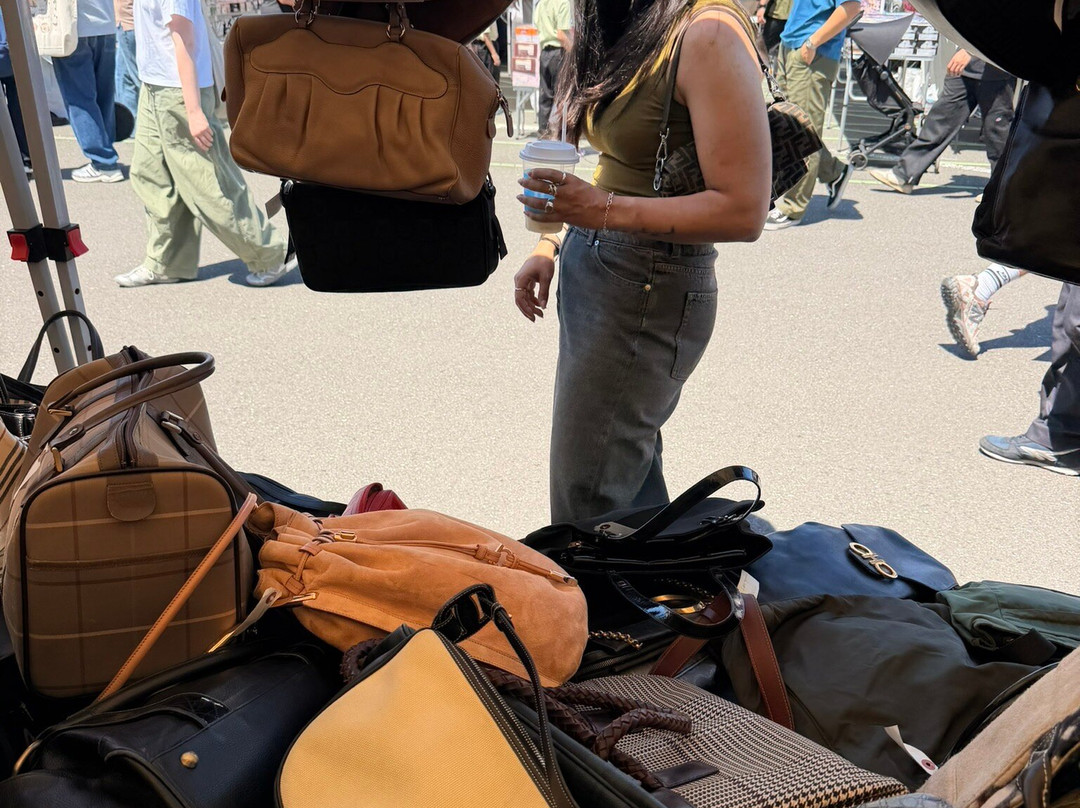 Tokyo City Flea Market Oi Keibajo-品川区必去景点