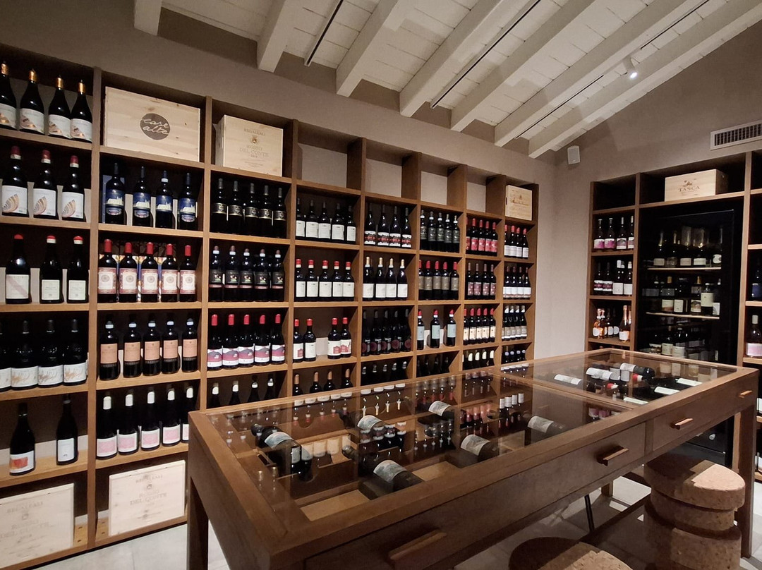 罗卡萨拉森尼酒店主图