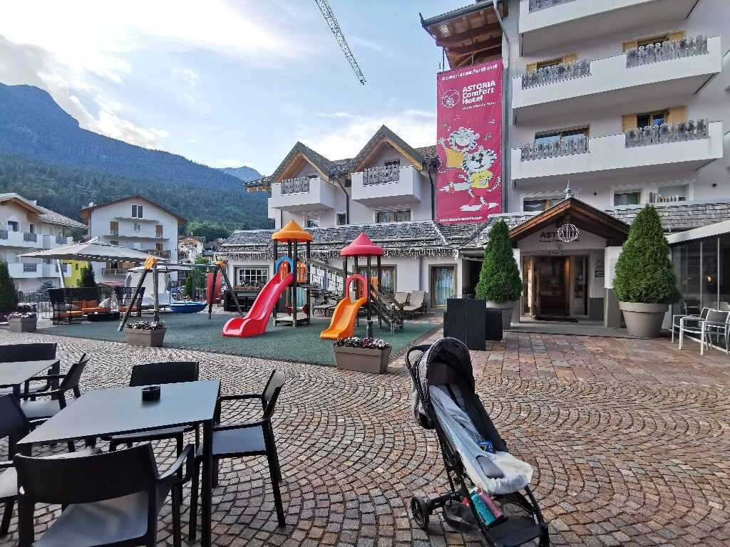 Astoria Comfort Hotel主图