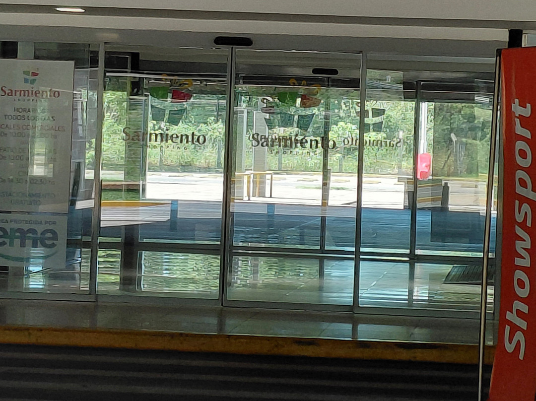 Shopping Sarmiento-雷西斯滕西亚必去景点