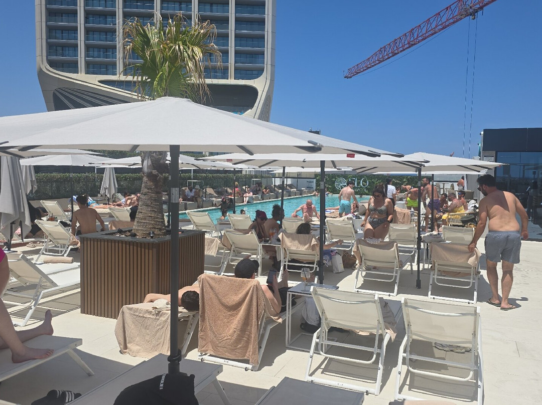 Flo Skypool-圣朱利安斯必去景点
