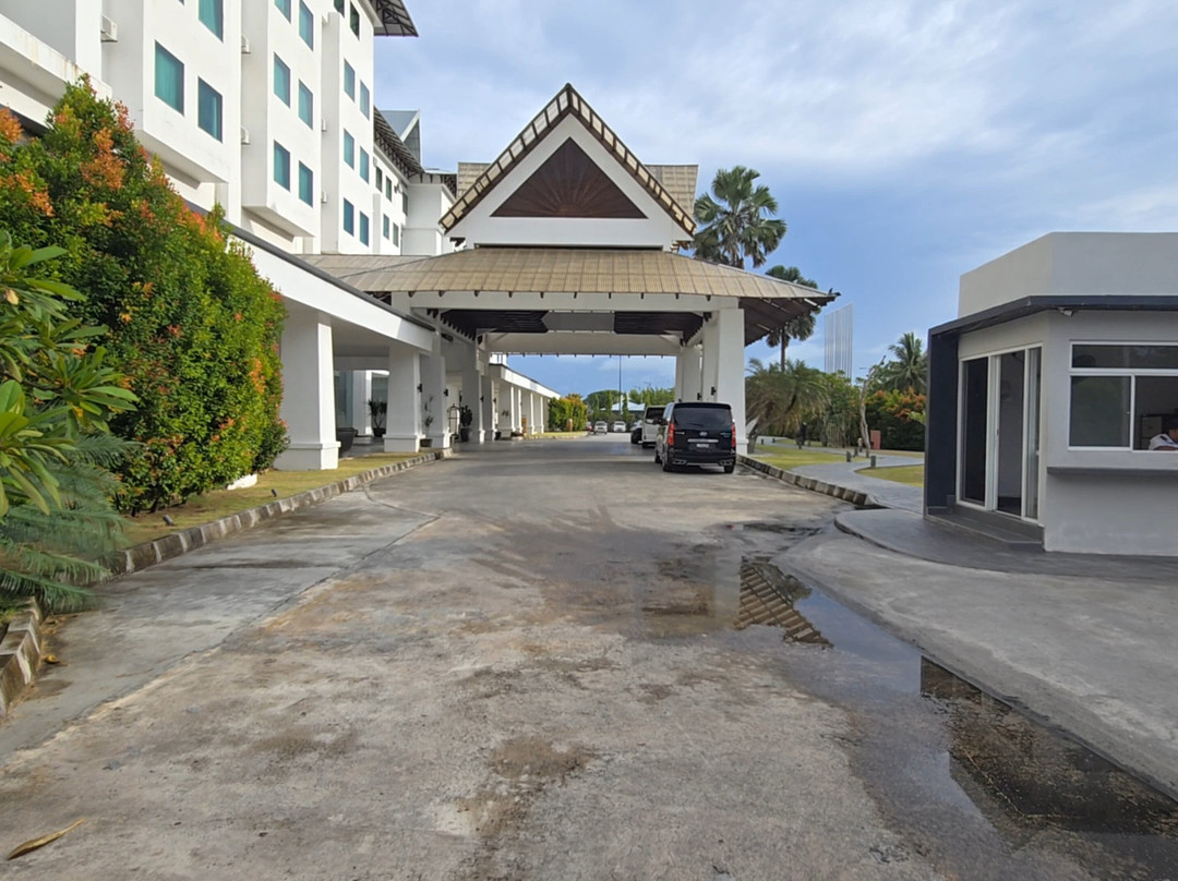 兰卡威克罗斯克之翼度假村酒店主图