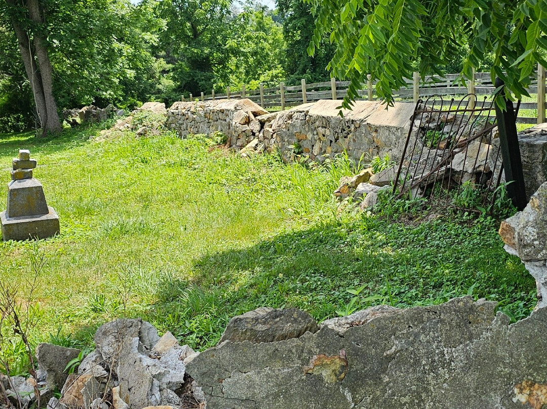 Old Stone Graveyard-Landenberg必去景点