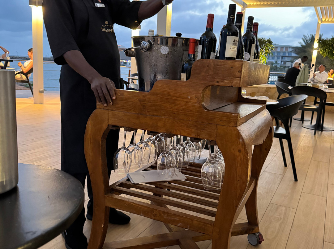 泰鲁碧酒店主图