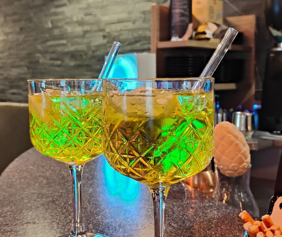 宋佳酒店主图