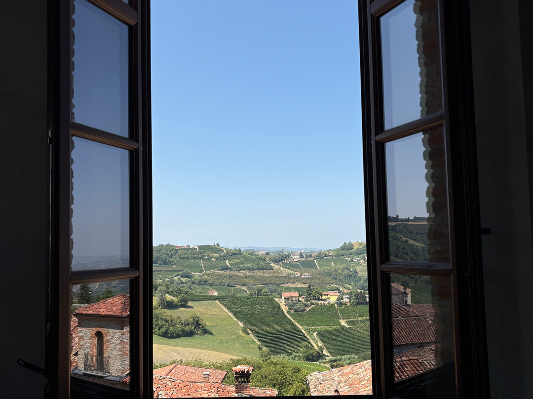 Enoteca Regionale Colline del Moscato-Mango必去景点