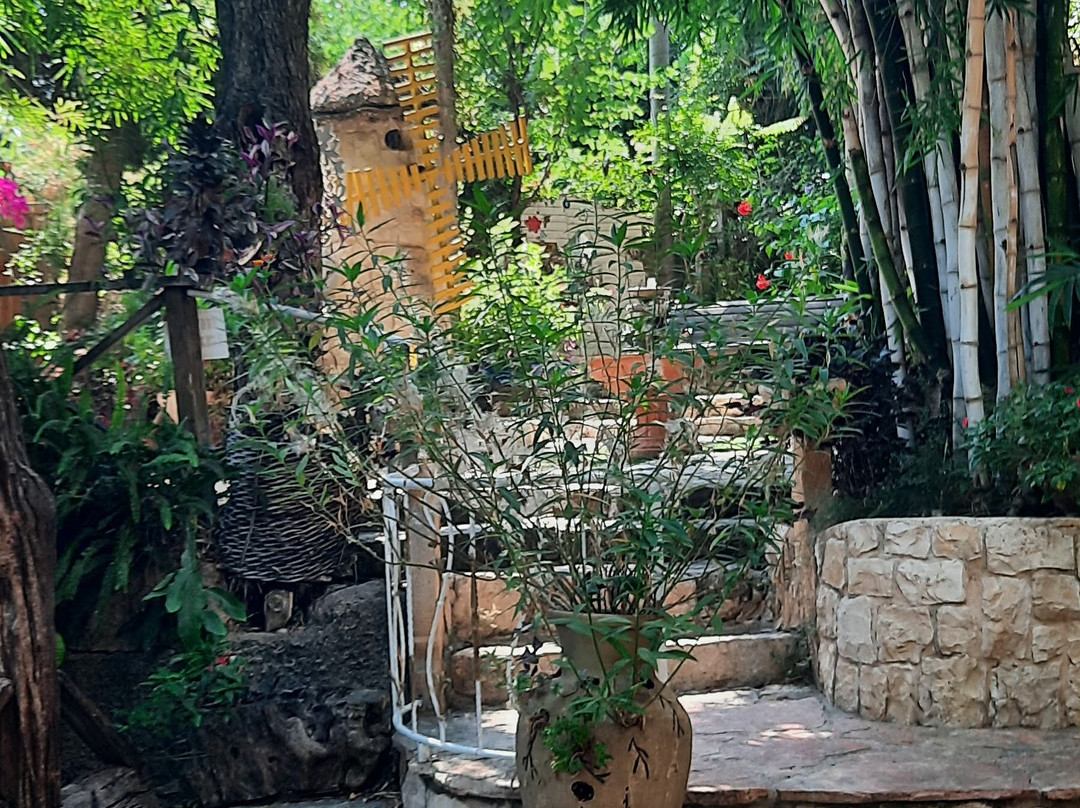 Al- Muna Gardens-Julis必去景点